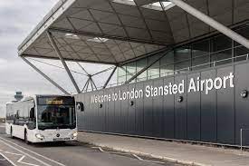Gatwick Airpoort and Heathrow Airport Luton Airport Stansted Airporrt airport taxi transfer