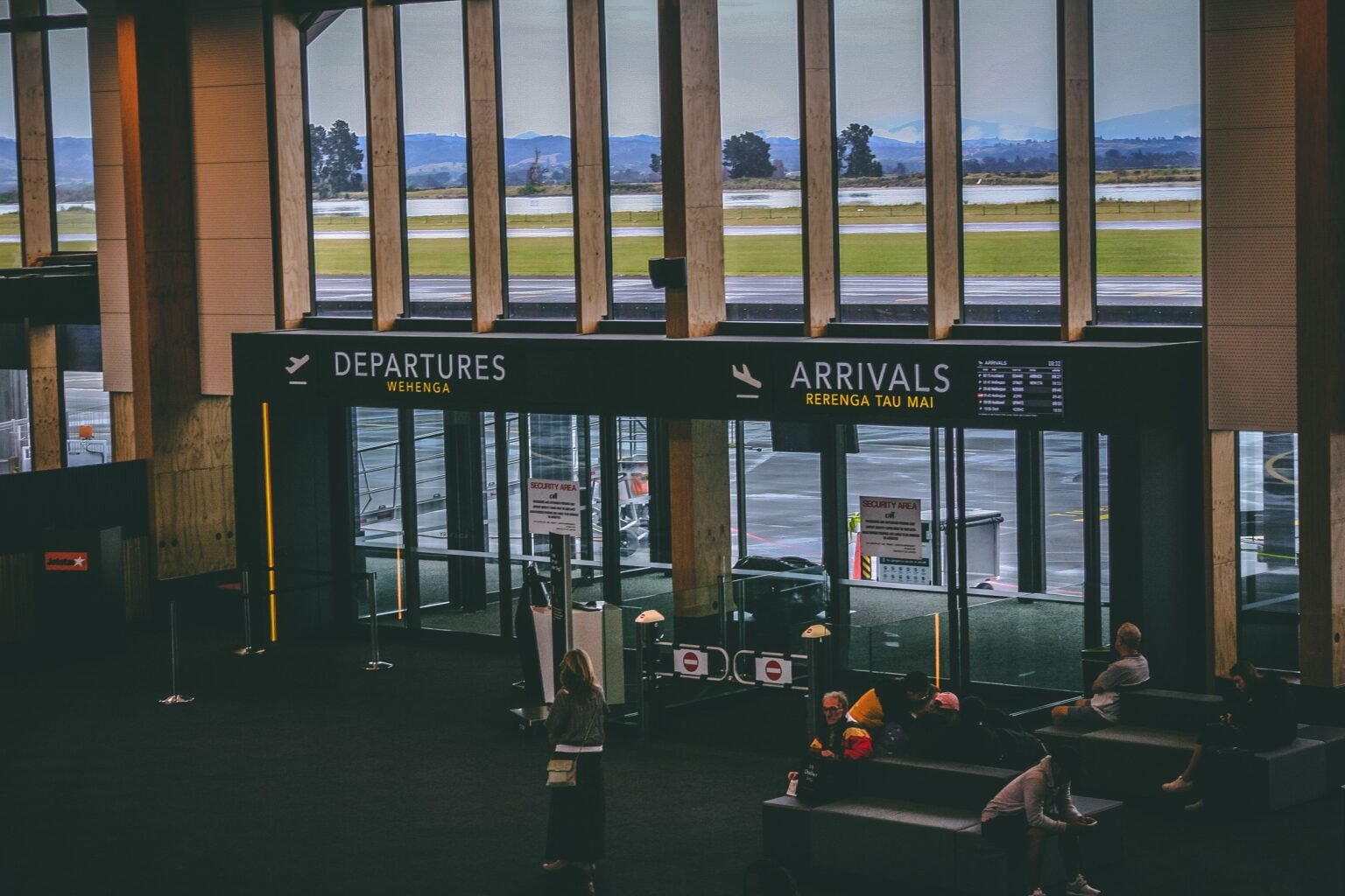 Bexhill to Gatwick Airport transfers by EZ Taxis Bexhill Airport & Seaport Transfers